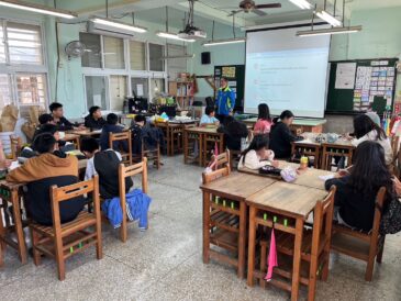 持續檢討認證制度，並提供更多學習資源。