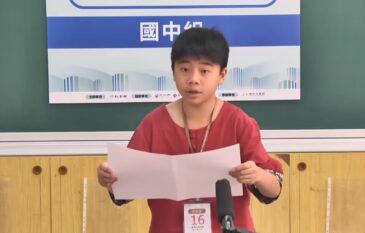 參賽學生專注於客家語朗讀文本，透過聲音表情傳遞文章意境，展現平日扎實的語文培訓成果。